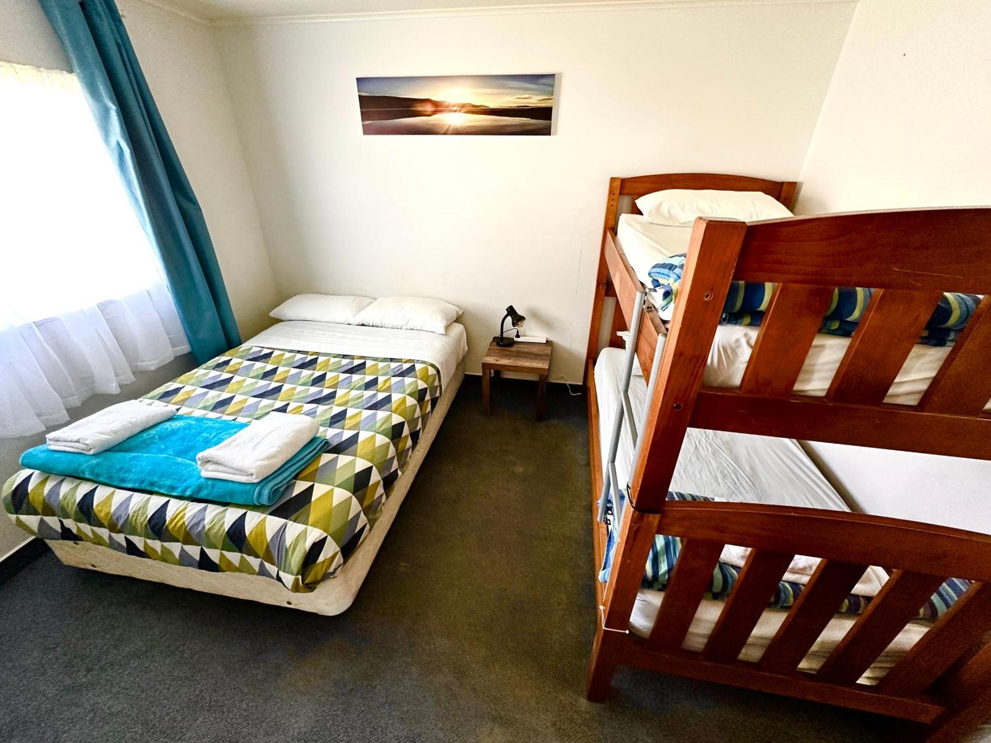 Happy Apple Backpackers Hostel Motueka Ruang foto