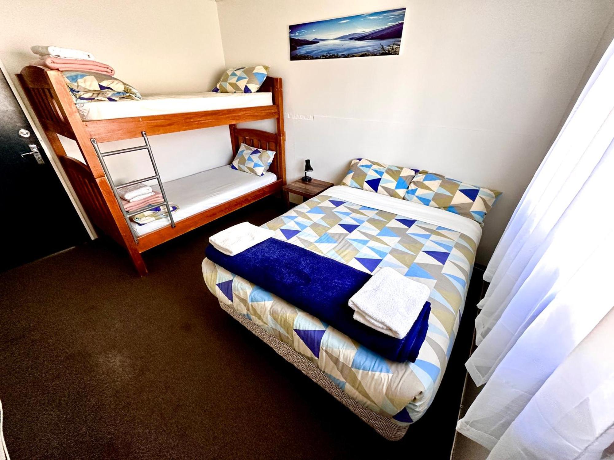 Happy Apple Backpackers Hostel Motueka Ruang foto
