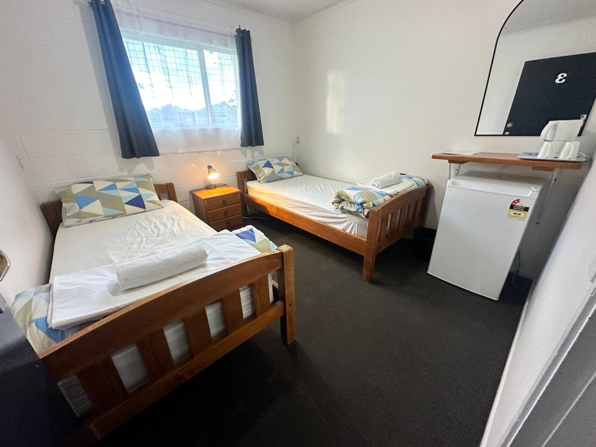Happy Apple Backpackers Hostel Motueka Bagian luar foto